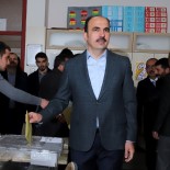 UĞUR İBRAHIM ALTAY - Başkan Altay, Oyunu Kullandı