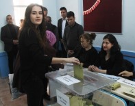 ÇEKIM - Başkan Sözlü Oyunu Kullandı, Öz Çekim Yaptı