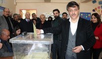 İPEKYOLU - Başkan Türkmenoğlu Oyunu Kullandı