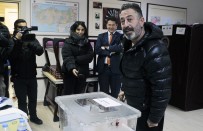 CEM YILMAZ - Cem Yılmaz Espriyi Sandık Başında Da Patlattı