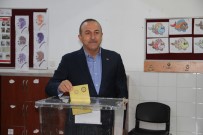 TÜRKLER - Dışişleri Bakanı Çavuşoğlu Oyunu Alanya'da Kullandı