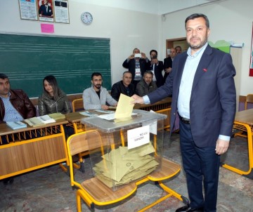 Fatih Mehmet Kocaispir, Eşiyle Oy Kullandı