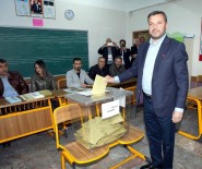 ANADOLU EFES - Fatih Mehmet Kocaispir, Eşiyle Oy Kullandı