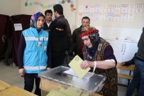 YAŞLI KADIN - Hastaneden Oy Kullanmaya Gitti