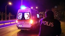 İzmir'de Devrilen Motosikletin Sürücüsü Yaralandı