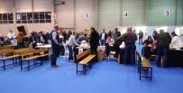 İzmir'de Oylar Seçim Kurullarına Gelmeye Başladı