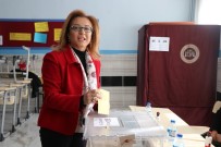 SEÇİM SÜRECİ - MHP Nevşehir Belediye Başkan Adayı Kılıç Oyunu Kullandı