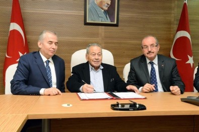 84 Yaşındaki İş Adamı Toprağa Verildi