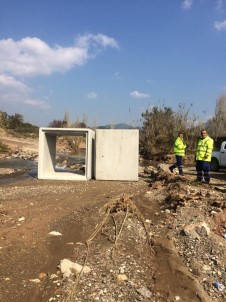 Bir Kısmı Çöken Orhanlı Köprüsü'nde Çalışmalar Başladı
