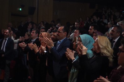 Mazhar Alanson'dan Cemal Reşit Rey Senfoni Orkestrası İle Muhteşem Konser