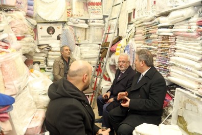Millet Caddesi Ve Urgancılar Çarşısı'nda Gönül Köprüsü