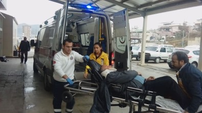 Otomobiller Çarpıştı Açıklaması 1 Yaralı