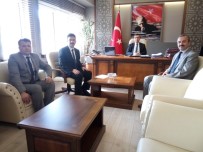 İSMAIL ÇELEBI - Burunkaya Şehit Emrah Kartal İlkokulu Okul Gazetesi İle Projelerini Tanıttı