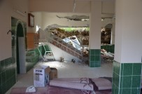 KURTLUSOĞUKSU - Hatay'da Toprak Kayması Sonucu Cami Duvarı Çöktü