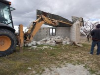 ORTAHISAR - Kapadokya'da 7 Kaçak Yapı Daha Yıkıldı