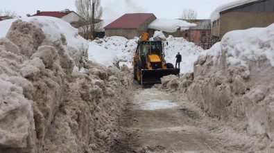 Karlıova'da Karla Mücadele 3 Aydır Sürüyor