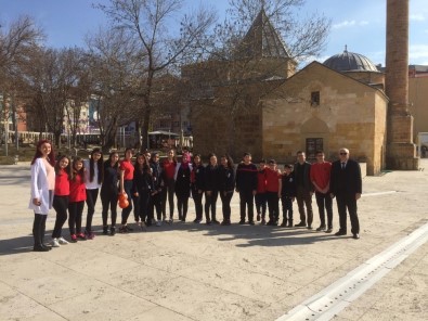 Kırşehir Belediyesi, Özel Okul Öğrencilerinin Barınak Projesine Destek Sundu