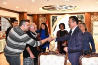 TİYATRO OYUNU - Tiyatro Oyuncularından Vali Akbıyık'a Ziyaret