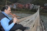 KÜLTÜR BAKANLıĞı - Unutulan Enstrümanları Hem Yapıyor Hem De Çalıyor