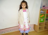 5 Yaşındaki Eylül, İstiklal Marşı'nın 10 Kıtasını Ezbere Okuyor