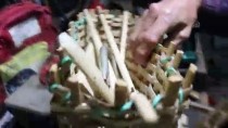 MEHMET KARAGÖZ - Ağaç Parçalarını Minyatür Tarım Araçlarına Dönüştürüyor