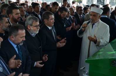 AK Parti'li Küpeli Son Yolculuğuna Uğurlandı