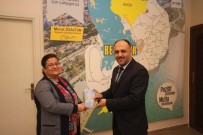 Başkan Özaltun'dan Meclis Üyelerine Teşekkür Plaketi