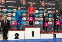 SINAN GÜNER - BÜ Öğrencisi Buse Tosun Dan Kolov'da Şampiyon Oldu