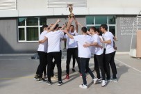 BASKETBOL TAKIMI - Doğa Koleji'ne Basketbol Şampiyonasında Çifte Kupa