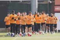 METİN OKTAY - Galatasaray Dayanıklılık Çalıştı