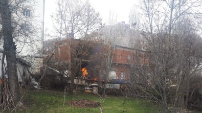 Giresun'un Şebinkarahisar İlçesinde Akaryakıt İstasyonundaki Yangın Kontrol Altına Alındı