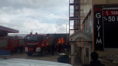 Giresun'un Şebinkarahisar İlçesinde Bir Akaryakıt İstasyonunda Yangın Çıktı