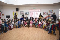 HACIVAT VE KARAGÖZ - Minik Öğrenciler Hacivat Ve Karagöz Oyunu İle Türkçe'ye Sahip Çıktılar
