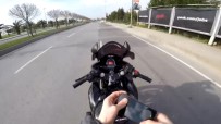 BENZIN - (Özel) Maltepe Sahil Yolunda Motosikletli Maganda Seyir Halinde Deposuna Benzin Doldurdu