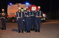 ŞEHİT UZMAN ÇAVUŞ - Şehit Uzman Çavuş Hüseyin Çetin Kuşdili, Törenle Memleketine Uğurlandı