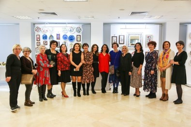 13 Kadından Çinilerin Dünyasına Yolculuk