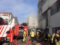 OKSIJEN - Bağcılar'da Kağıt Fabrikasında Yangın Paniği