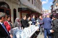 CEMAL AKIN - Bartın Belediyesi Vatandaşlara Kandil İkramı Yaptı