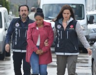Brezilyalı Kadın, Ayakkabı Tabanında Türkiye'ye Kokain Sokarken Yakalandı