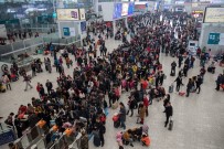 MİKE PENCE - Çin'de 'Kara Listeye' Alınan Milyonlara Seyahat Yasağı