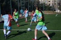 DÜNYA KADıNLAR GÜNÜ - Dişi Messi'ler, Kadınlar Günü Öncesinde Dünya Kupası Sözü Verdi