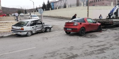 Erzincan'da Kaza Açıklaması 4 Yaralı