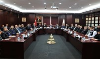 GAZIANTEP ÜNIVERSITESI - Gaziantep'te Makine Ve Metal Sektörü Masaya Yatırıldı