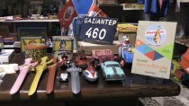 SANAT ESERİ - Gaziantep'te 'Oyuncak Bakkal' Nostalji Yaşatıyor