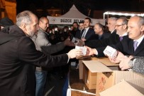 Ulaştırma Bakanı Turhan, Vatandaşlara Kandil Simidi Dağıttı