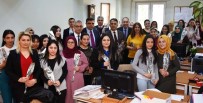 ALI ÇOLAK - Adana Adliyesi'nde Kadınlara '8 Mart' Karanfili