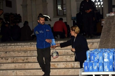 Aliağa'da Kandil Simidi İkramı