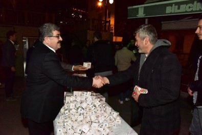 Bilecik Belediyesi'nden Kandil Simidi Ve Lokum İkramı