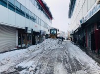 KIŞ MEVSİMİ - Çaldıran'da Karla Mücadele Çalışması