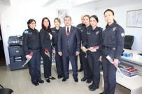 KADIN CİNAYETİ - Emniyet Genel Müdürü Uzunkaya'dan Kadın Personele Karanfil